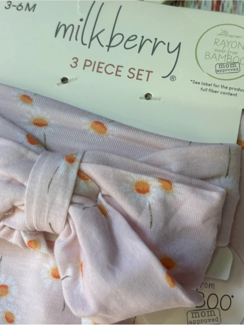 Milkberry 3 Piece Daisy Set of Rayon Bamboo. Size 3-6 Mos.